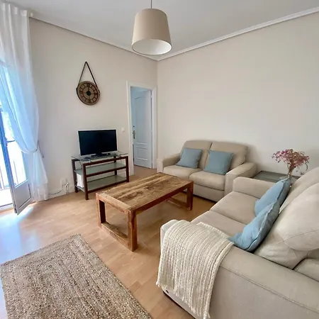 Апартаменты Cozy In Center